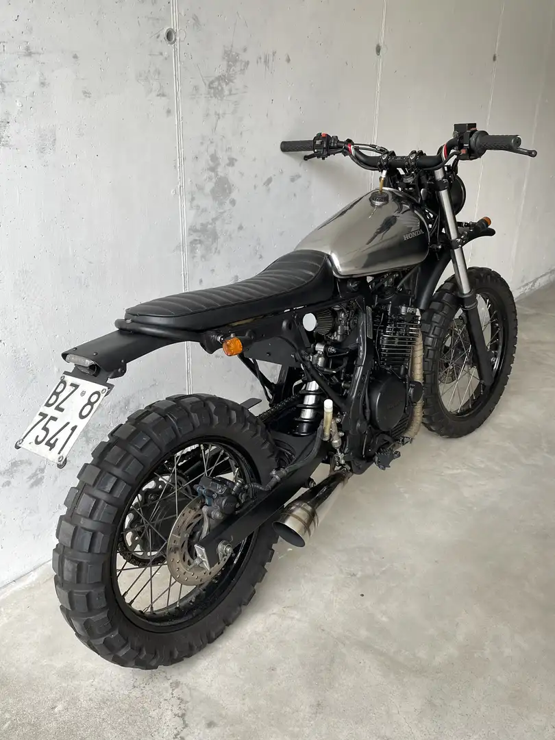 Honda NX 650 Dominator Custom - 2