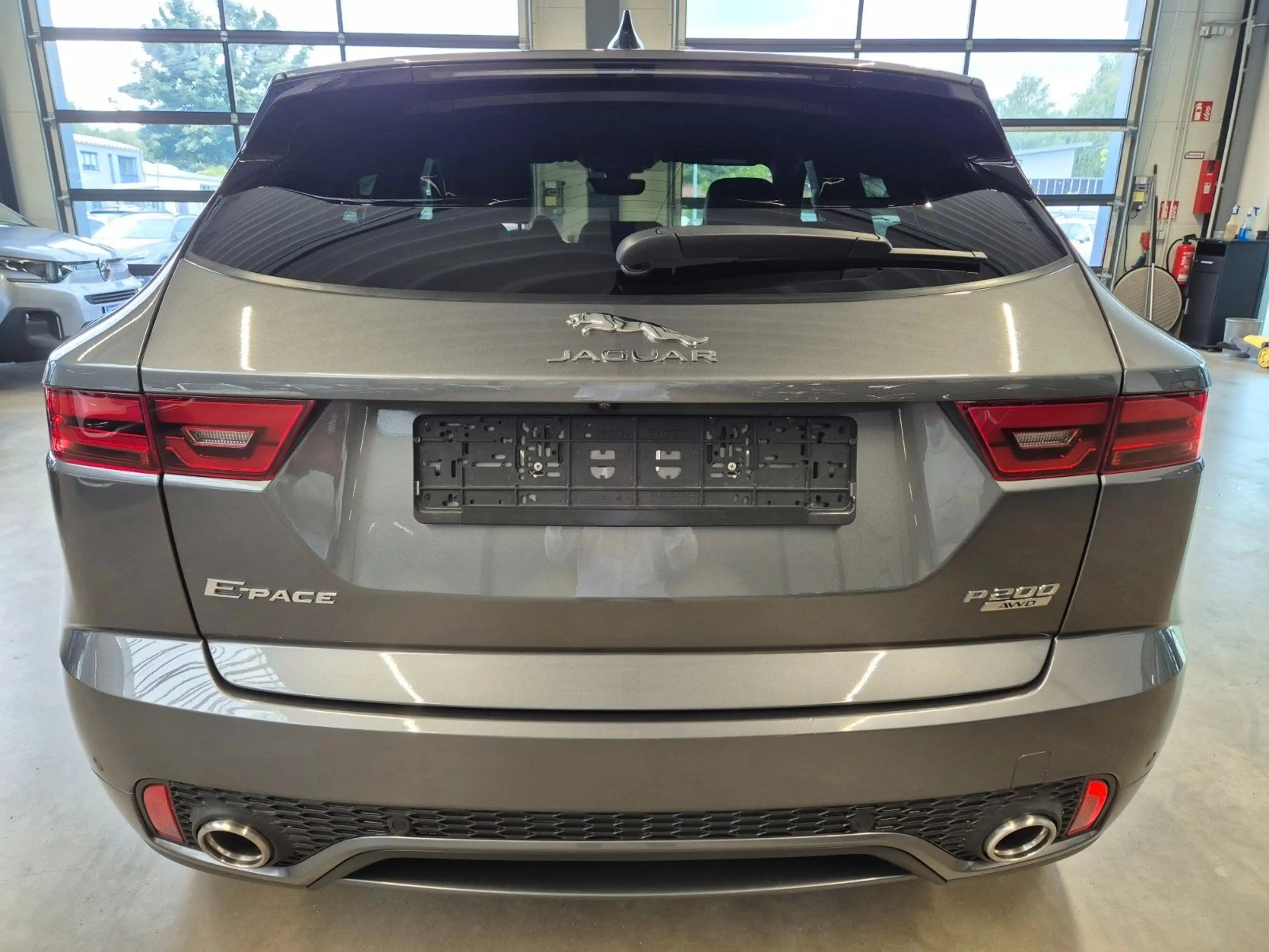 Jaguar E-Pace E-PACE R-DYNAMIC S AWD LEDER ACC MERIDIAN 360CAM — photo 6