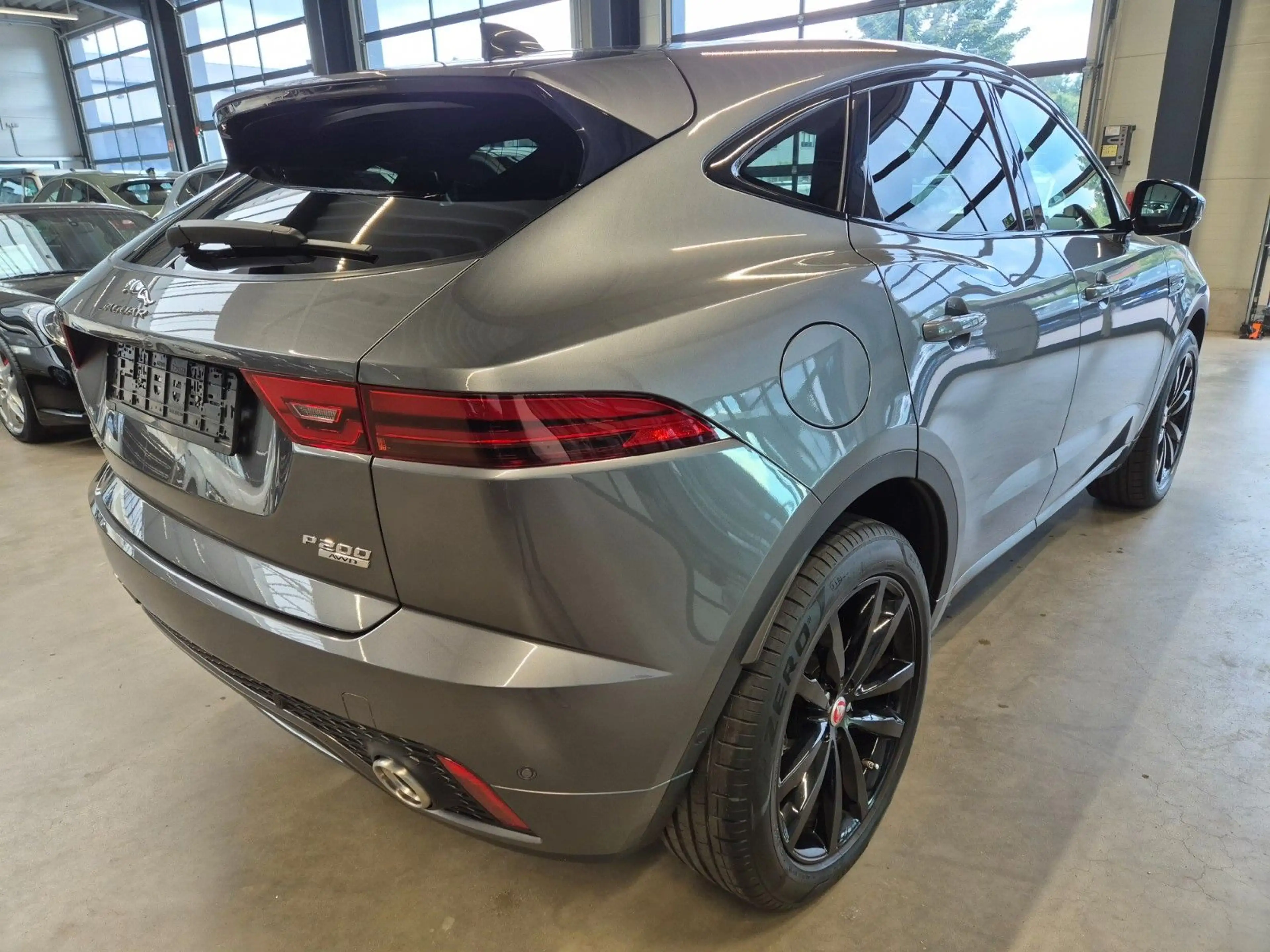 Jaguar E-Pace E-PACE R-DYNAMIC S AWD LEDER ACC MERIDIAN 360CAM — photo 7