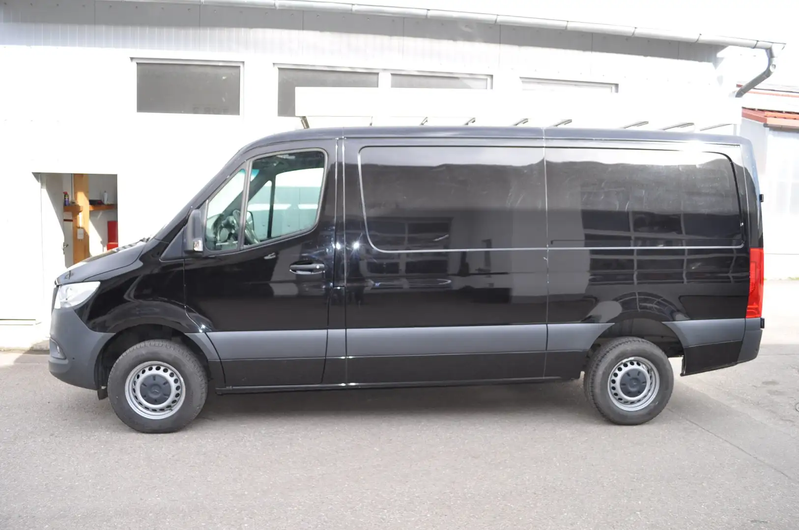 Mercedes-Benz Sprinter 317  L2 / H1 Zwart - 2