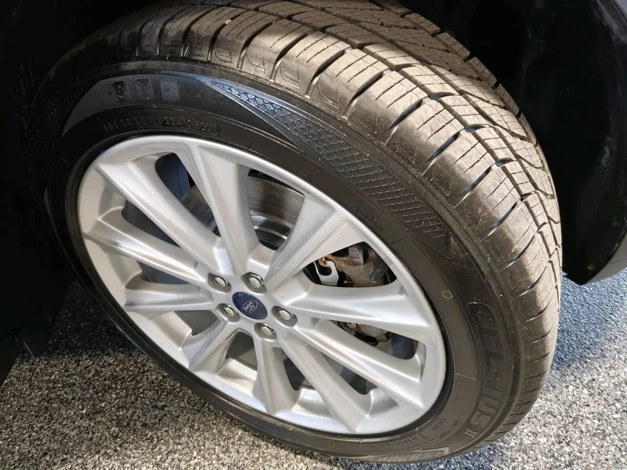 Ford Edge photo Ford Edge
