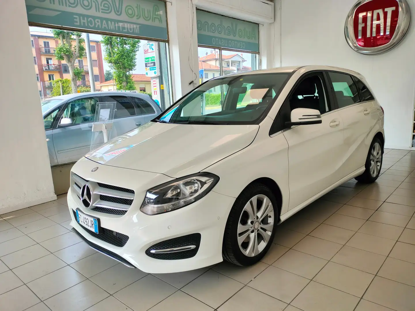 Mercedes-Benz B 180 1.6 Benzina **CAMBIO AUTOMATICO**PERFETTA Bianco - 1