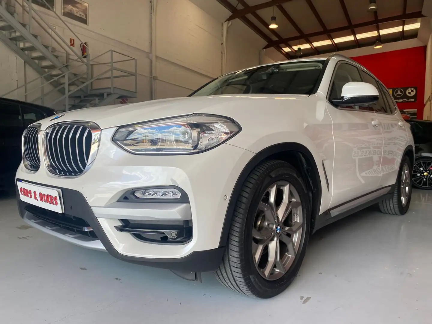 BMW X3 xDrive 20dA Weiß - 2