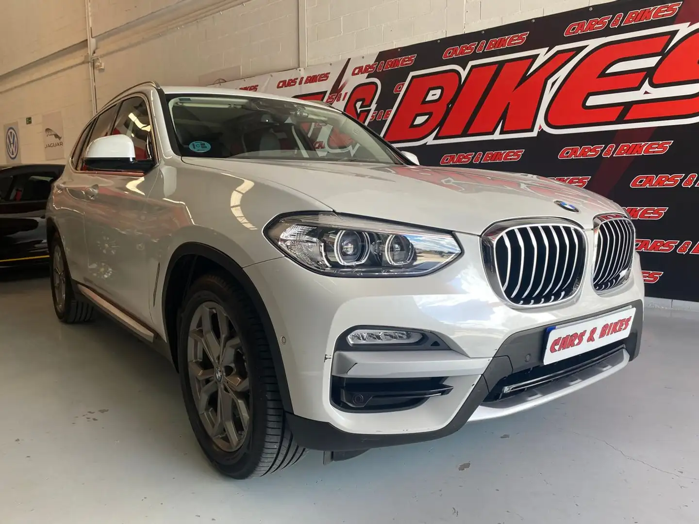 BMW X3 xDrive 20dA Weiß - 1
