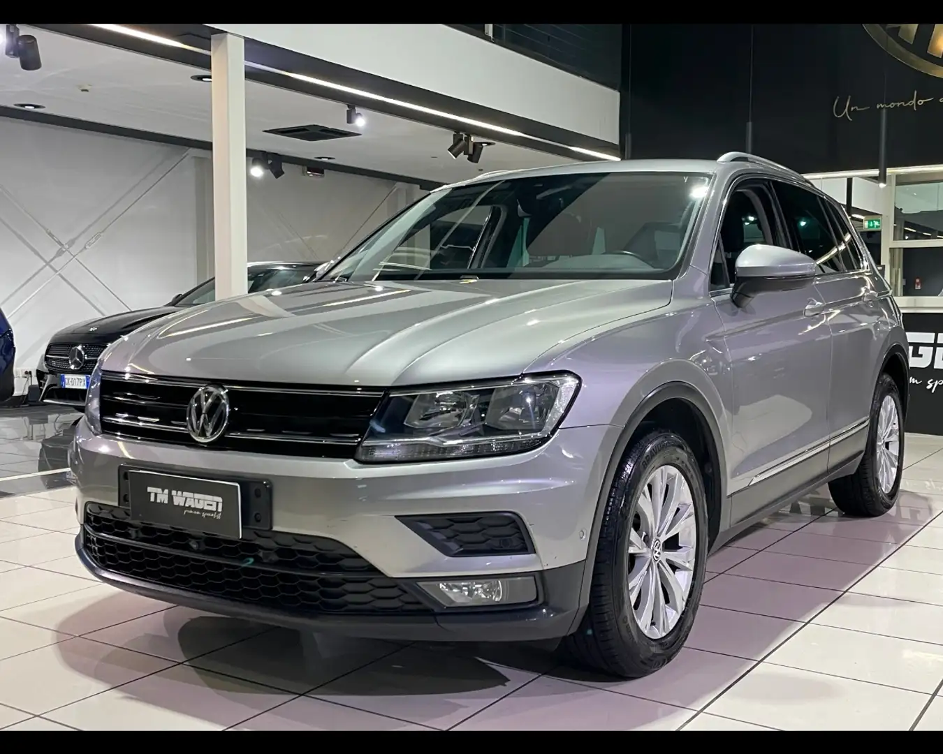 Volkswagen Tiguan 2ª serie - Tiguan 2.0 TDI SCR DSG Business BlueMot Noir - 1