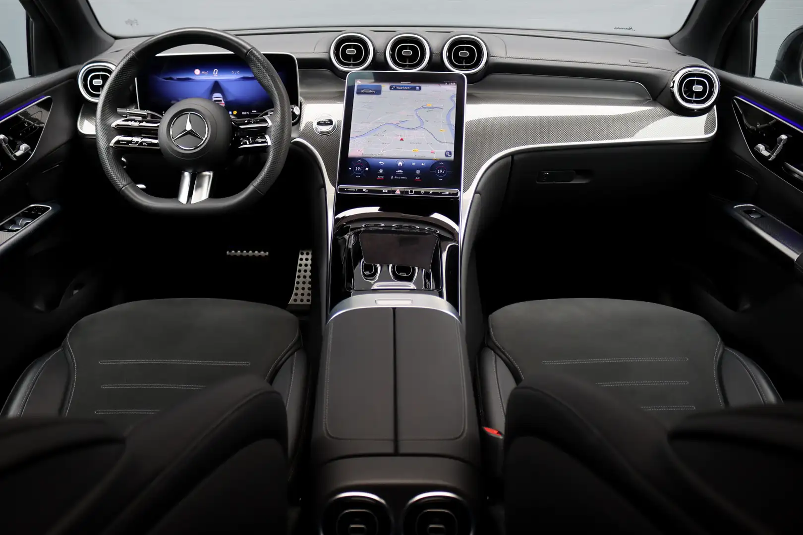 Mercedes-Benz GLC 300 Coupé 4MATIC AMG Line Aut9 | Panoramadak | Distron Gris - 2