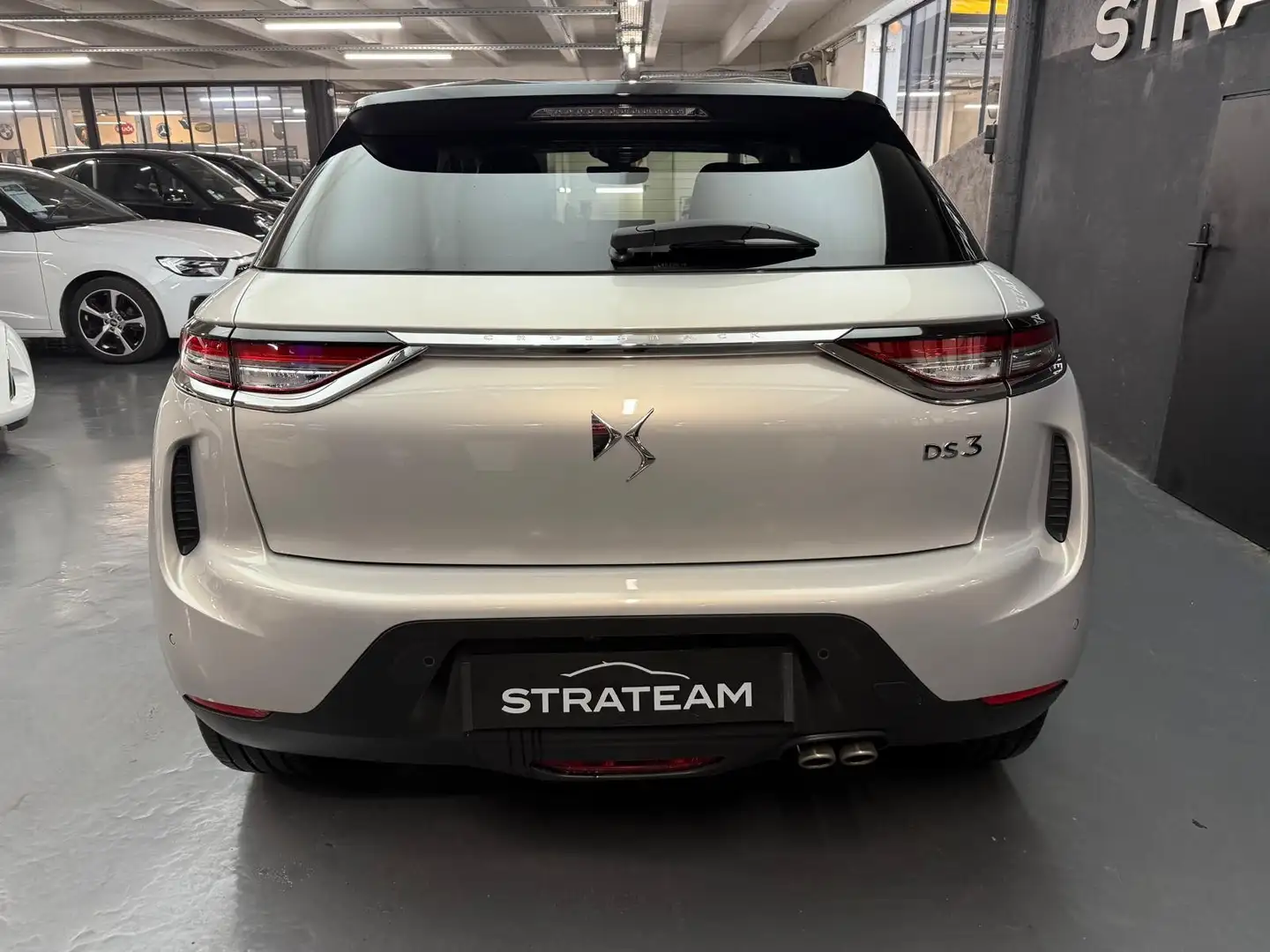 DS Automobiles DS 3 Crossback Grand Chic Grau - 2