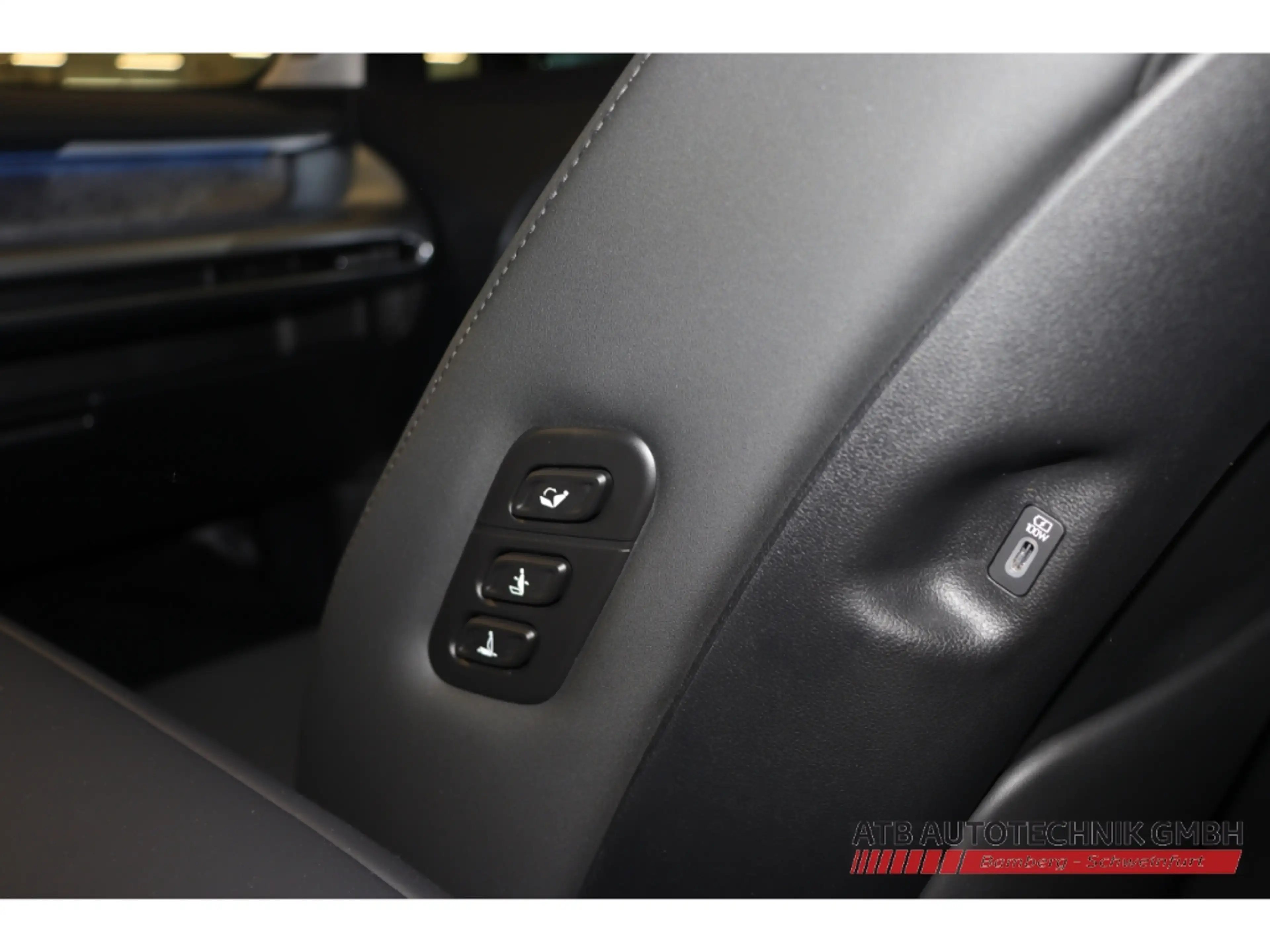 Hyundai IONIQ 9 UNIQ 7-Sitzer MY26 307 PS 4WD HUD El. Panodach — photo 9