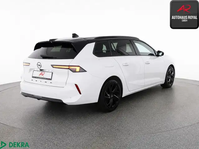 Opel Astra view 5