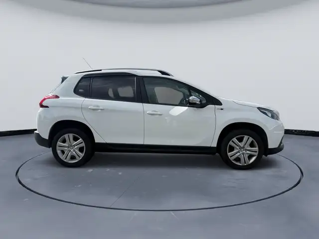 Peugeot 2008 view 6