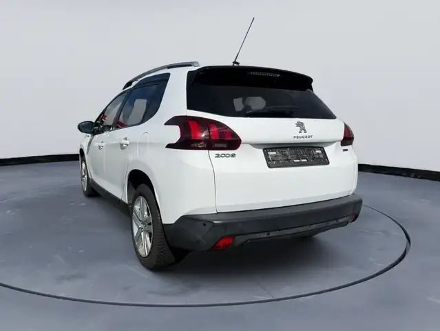 Peugeot 2008 view 3