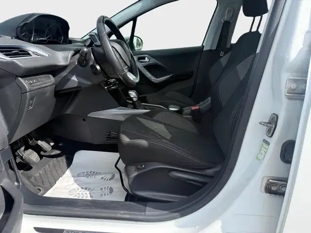 Peugeot 2008 view 10