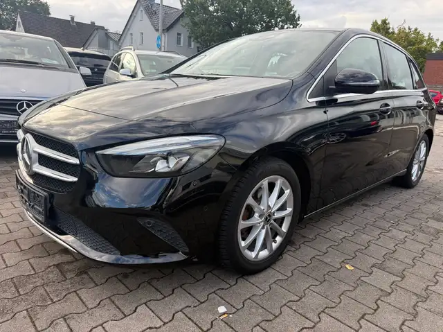 Mercedes-Benz B 180 B 180 AMG Line~2 Hand~Navi~Leder~LED~Scheckheft Online~