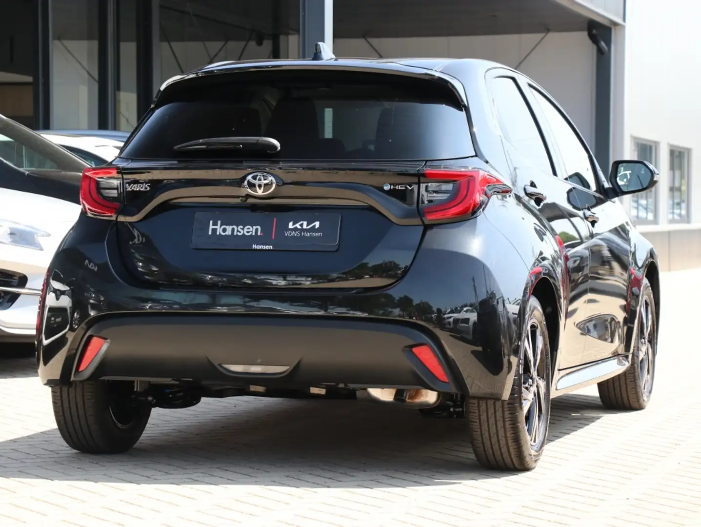 Toyota Yaris 1.5 Hybrid 115 Dynamic I Apple/Android Navi I ACC Zwart - 2