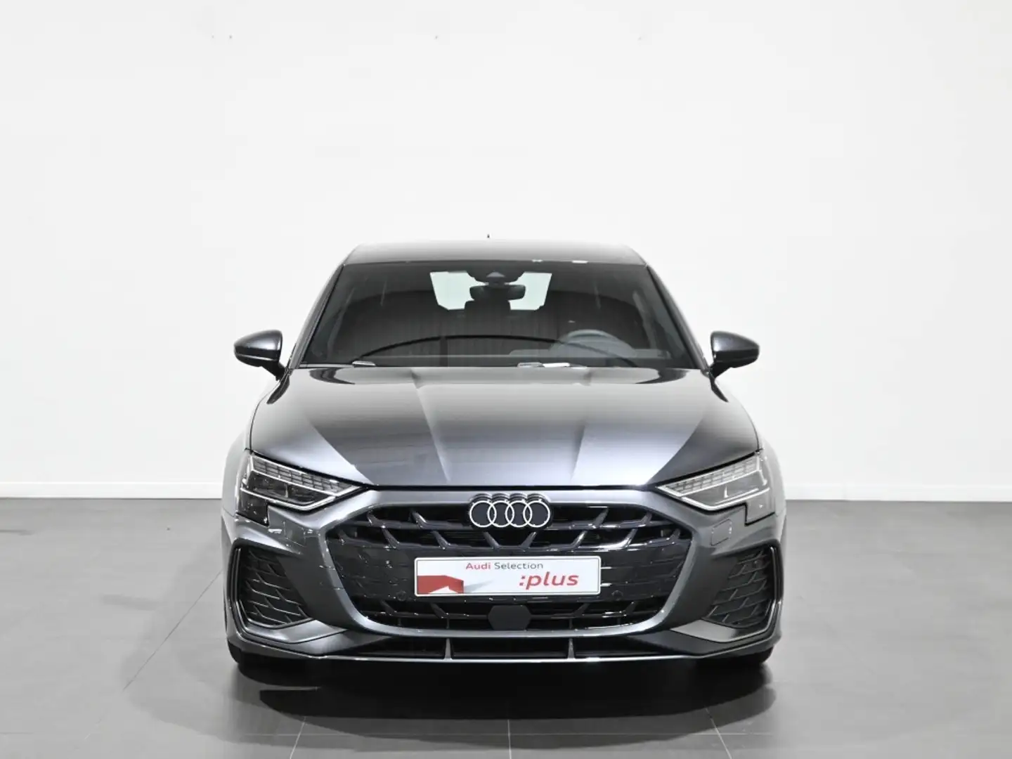 Audi A3 Sportback TFSI Genuine S tronic 110kW Gris - 2