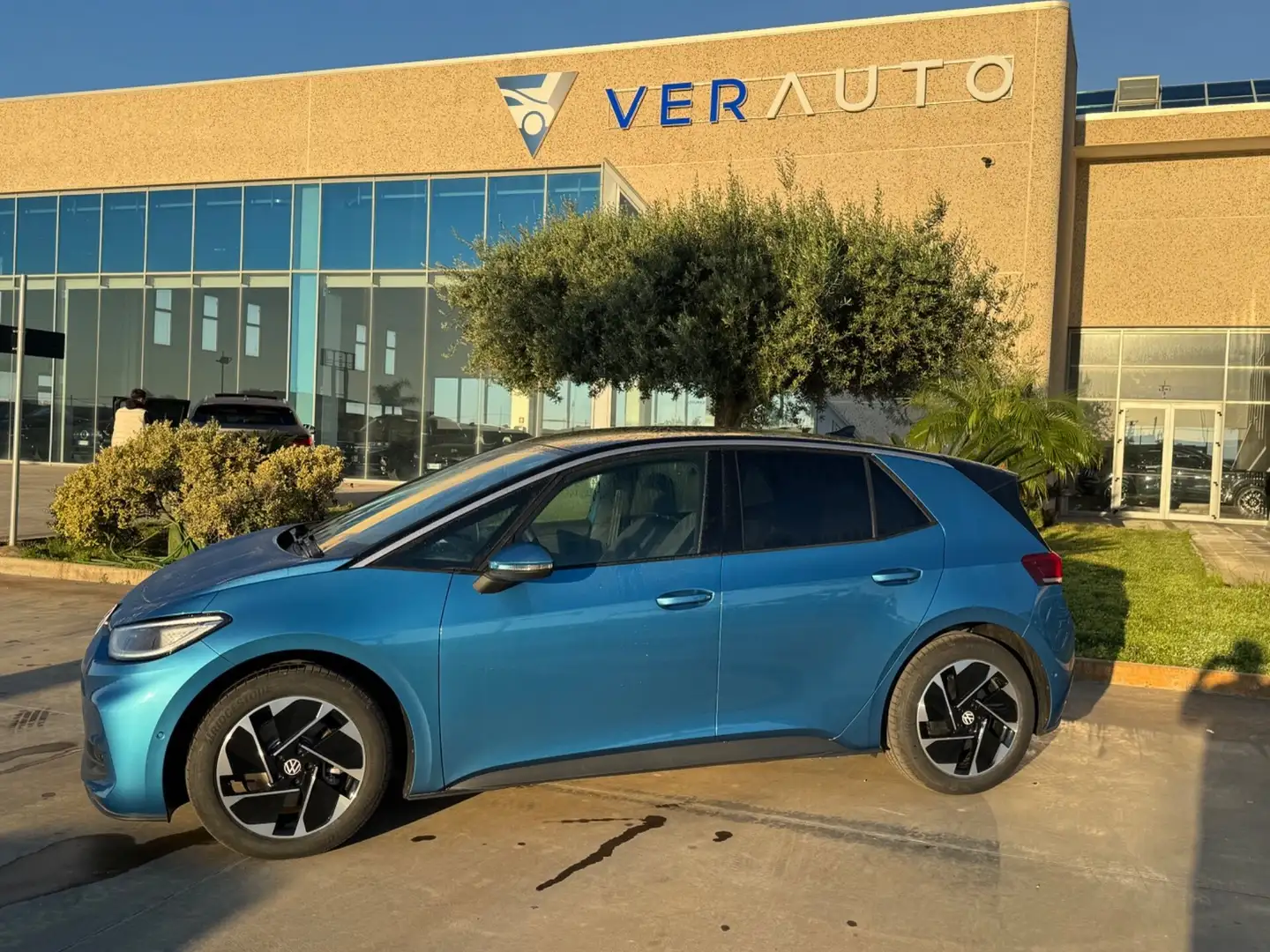 Volkswagen ID.3 ProEdition Plus possibilità noleggio no scoring Blu/Azzurro - 2