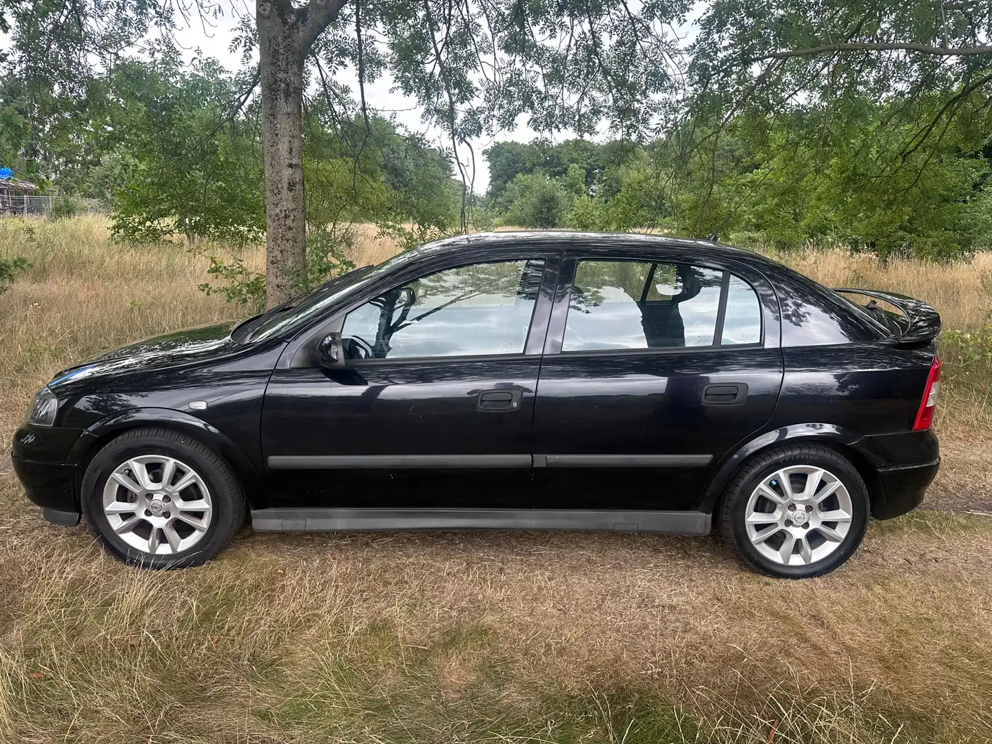 Opel Astra 1.6-16V Edition apk t/m 20-01-2026 Negro - 2