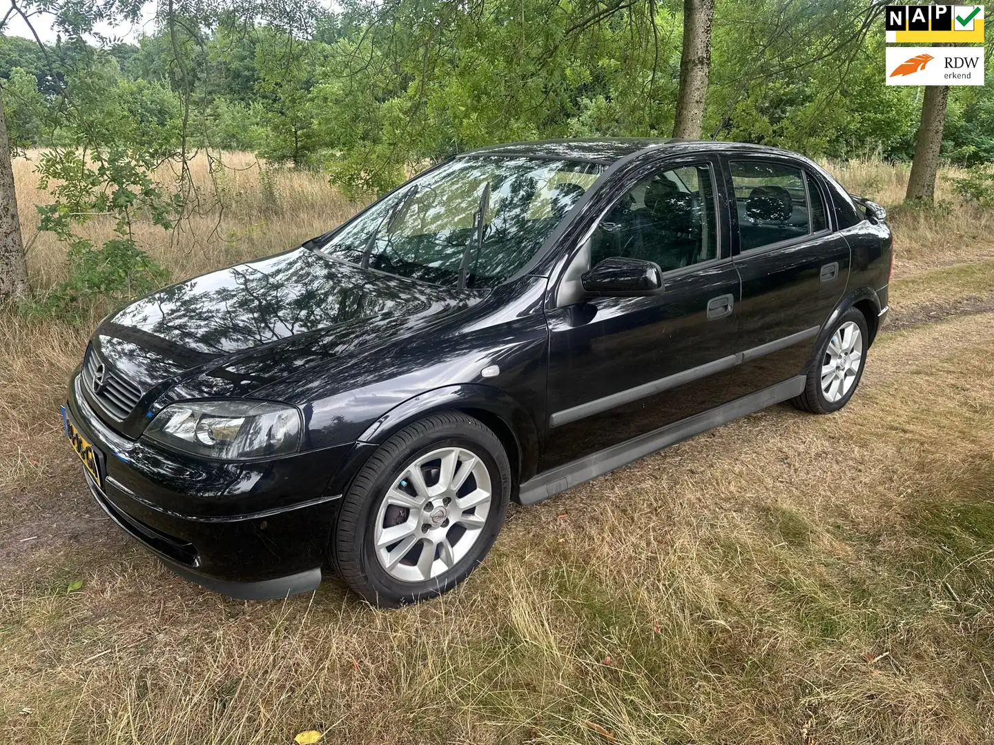 Opel Astra 1.6-16V Edition apk t/m 20-01-2026 Negro - 1