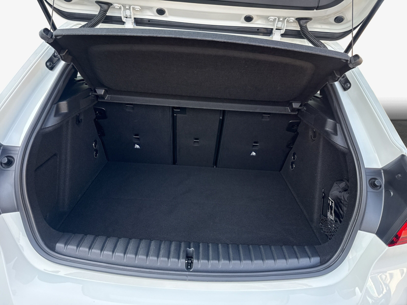 BMW 118 i Aut. M-Paket LED HiFi Navi Lenkradheizung — photo 9