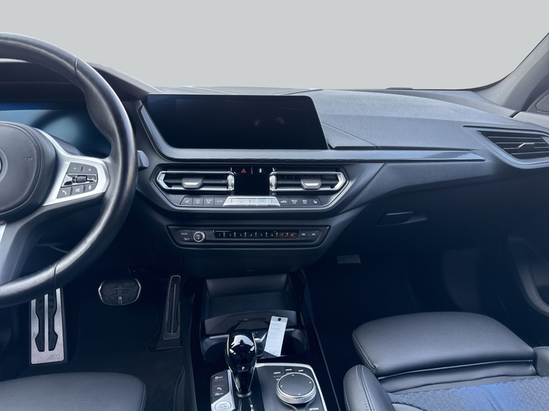 BMW 118 i Aut. M-Paket LED HiFi Navi Lenkradheizung — photo 15