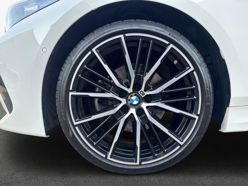 BMW 118 i Aut. M-Paket LED HiFi Navi Lenkradheizung — photo 8