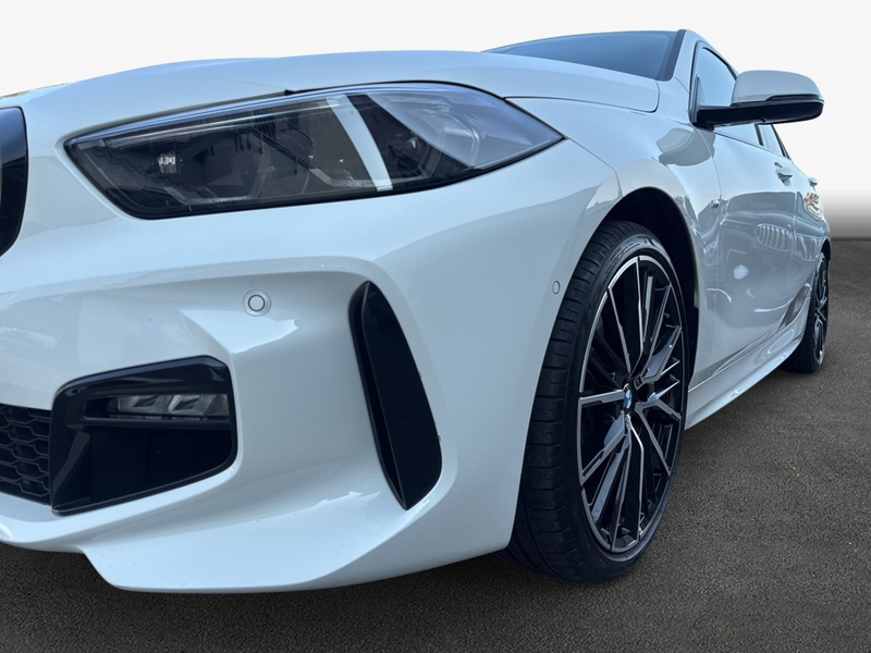 BMW 118 i Aut. M-Paket LED HiFi Navi Lenkradheizung — photo 7
