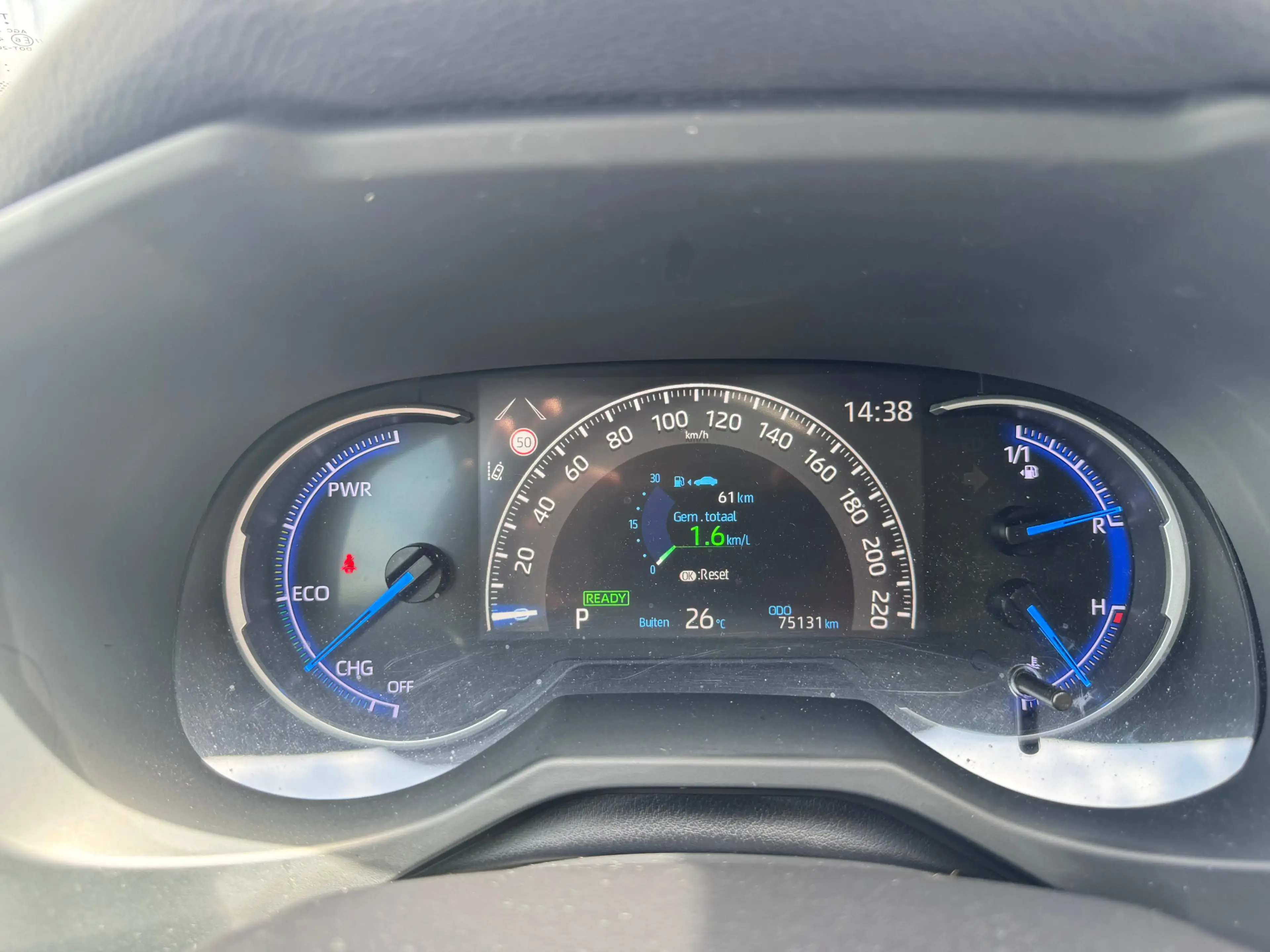 Toyota RAV 4 2.5 Hybrid Active Limited — photo 3