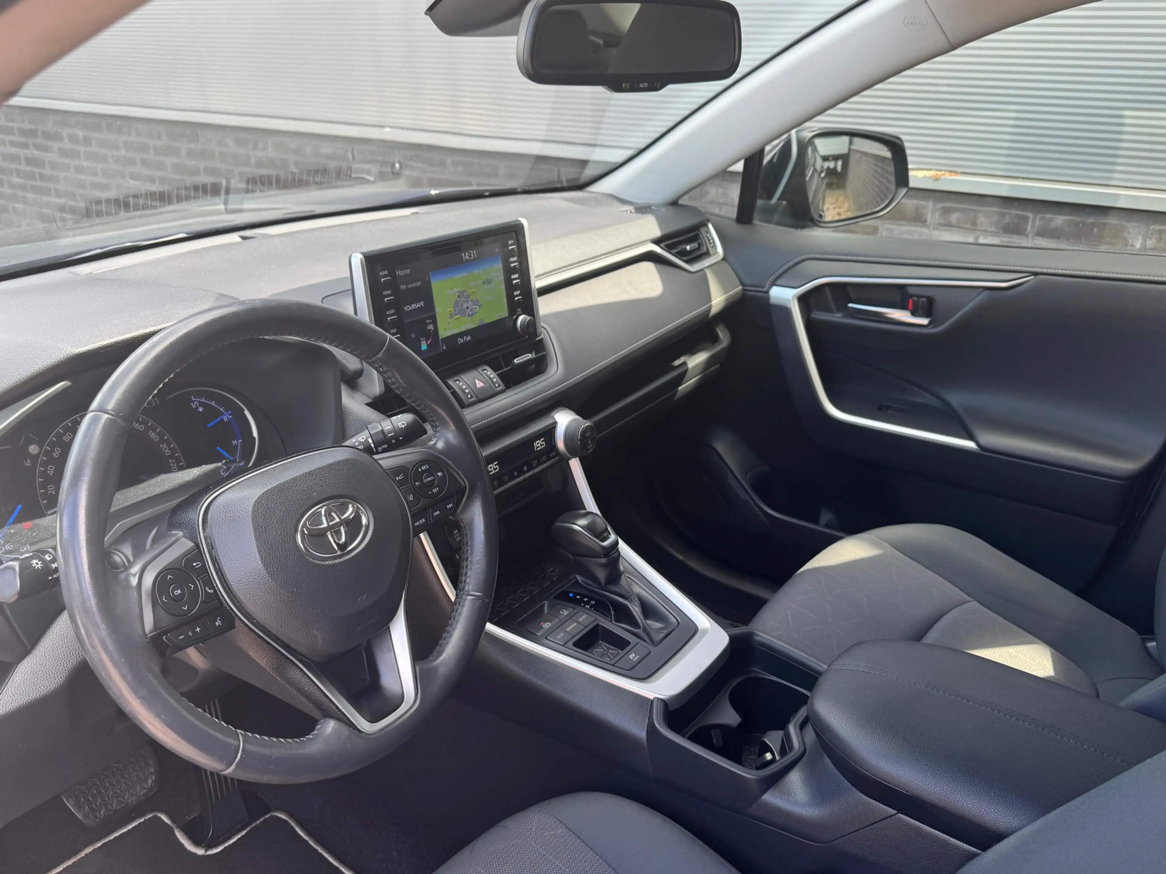 Toyota RAV 4 2.5 Hybrid Active Limited — photo 4