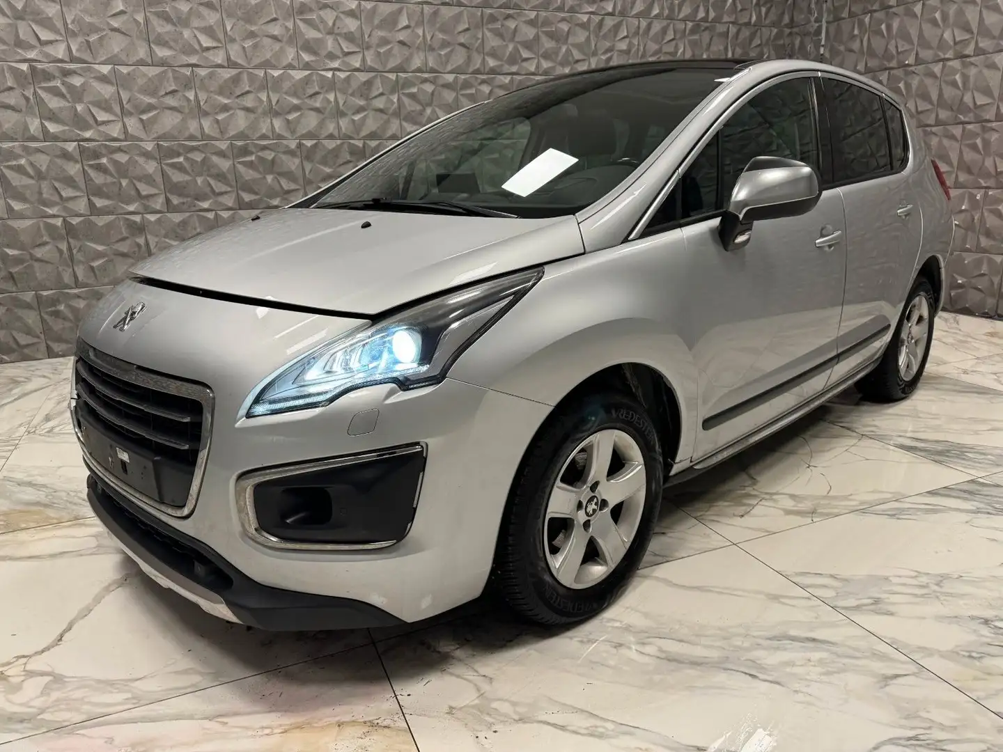 Peugeot 3008 Allure PureTech / VOOOLLL. Silber - 1