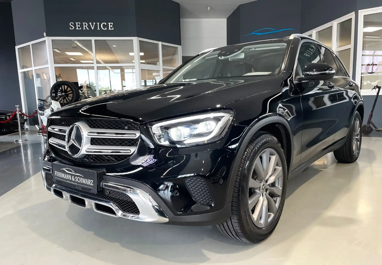 Mercedes-Benz GLC 220 d 4Mat 9G Pano+AHK+Rkam+ Schwarz - 2