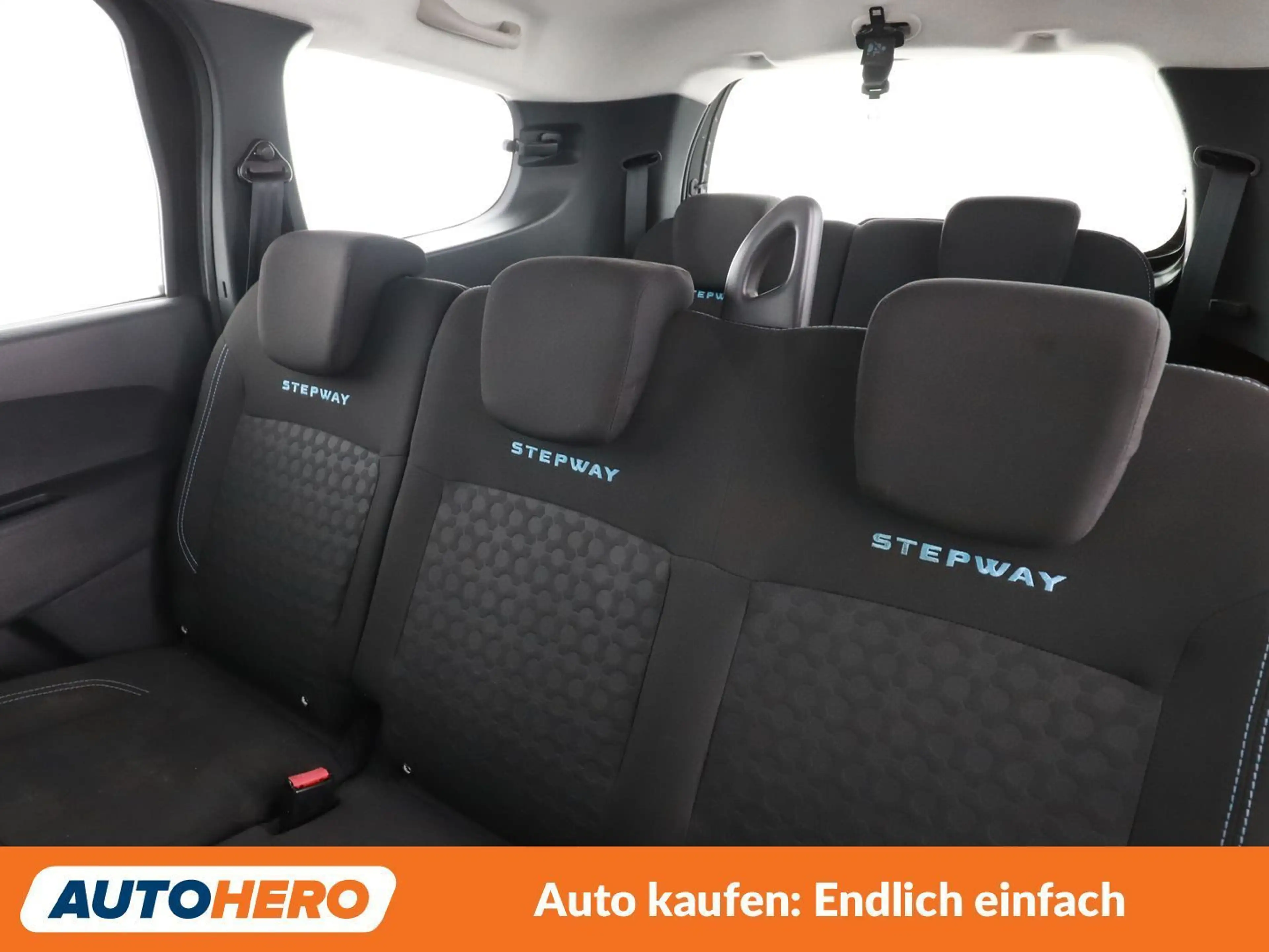Dacia Lodgy 1.5 dCi Diesel Stepway — photo 14