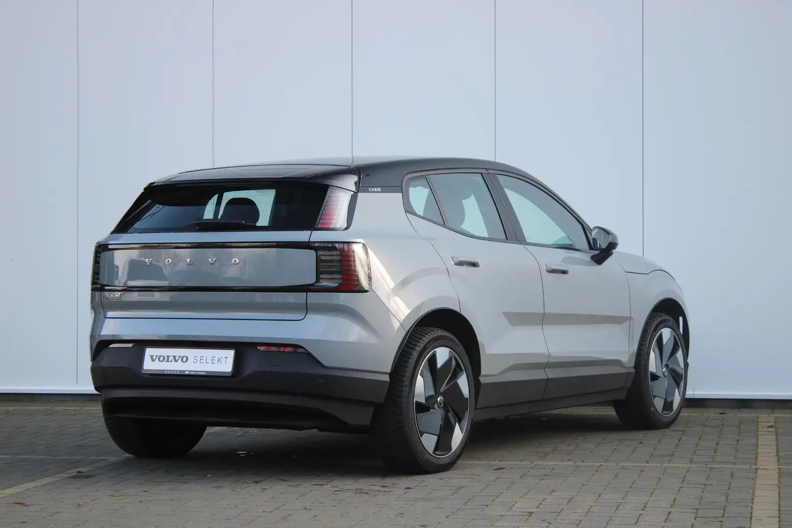 Volvo EX30 Single Motor Extended Range Plus | Harman/Kardon P Grijs - 2