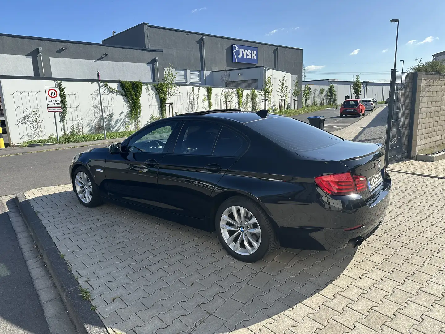 BMW 520 520 d Aut. Xenon/Navi/SHZ Schwarz - 2