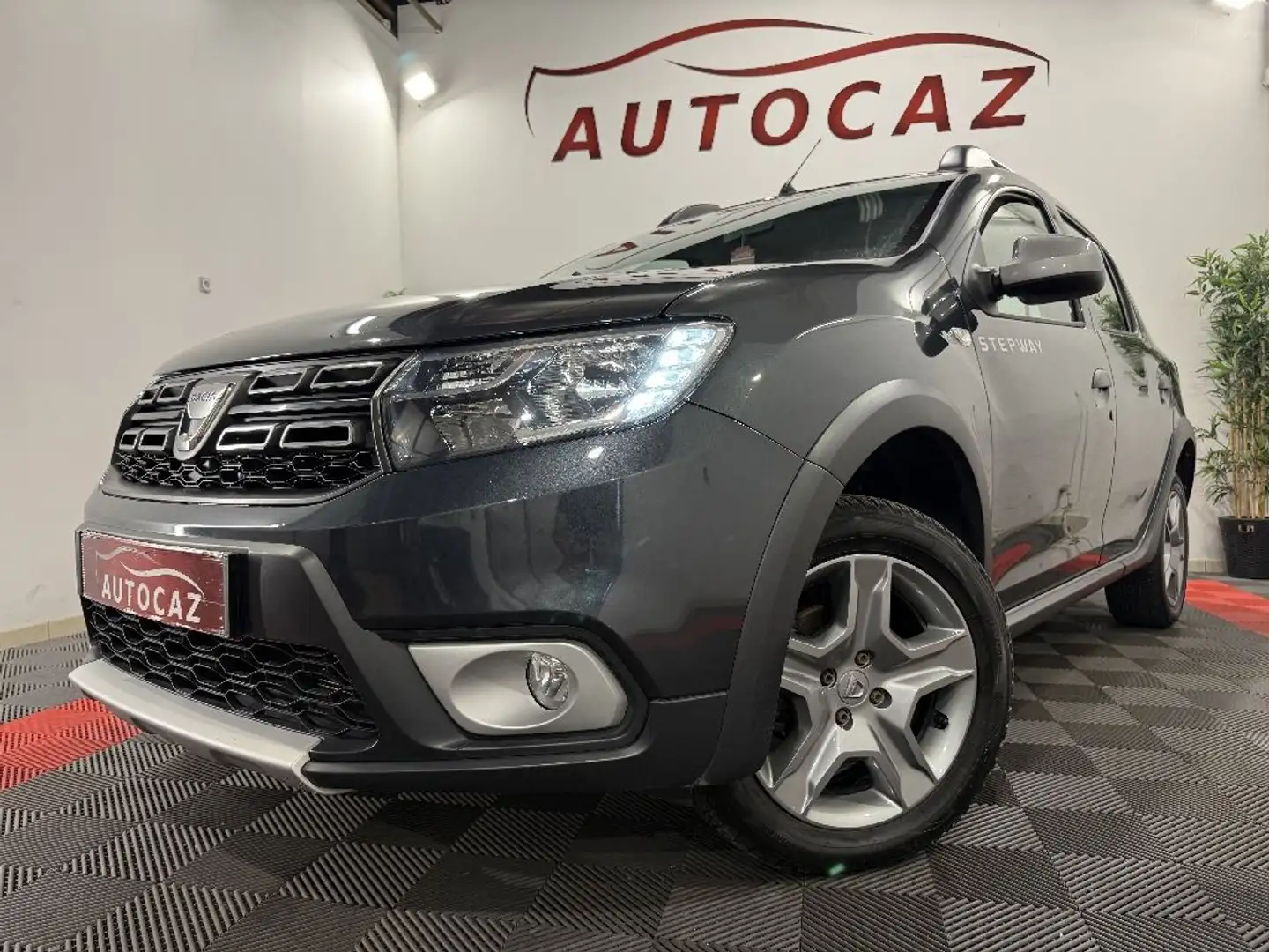 Dacia Sandero STEPWAY TCe 90CV +73000KMS+2019*PREMIERE MAIN Grau - 2