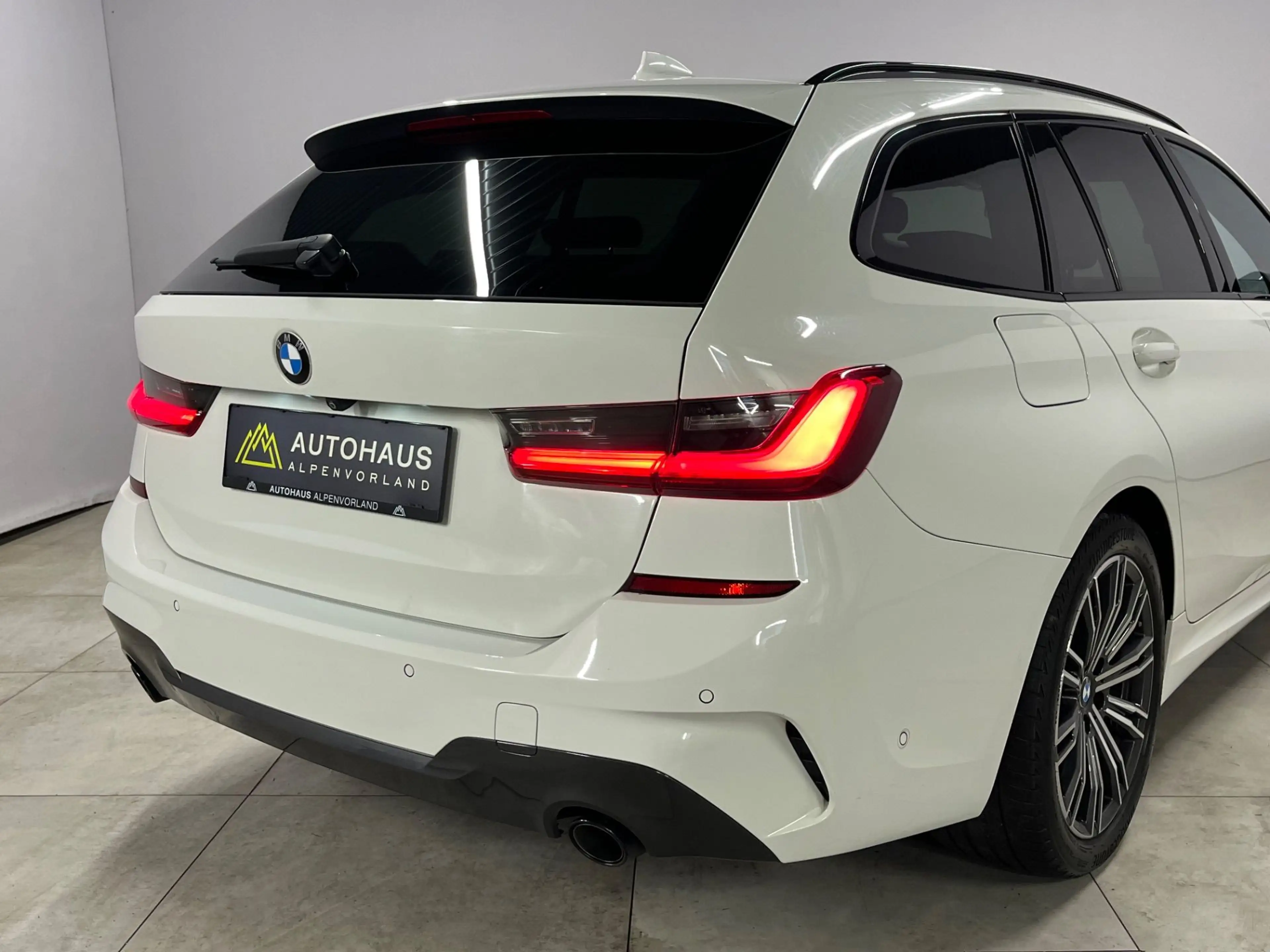 BMW 318 d Touring Aut. ***M-Sport | LED*** — photo 10