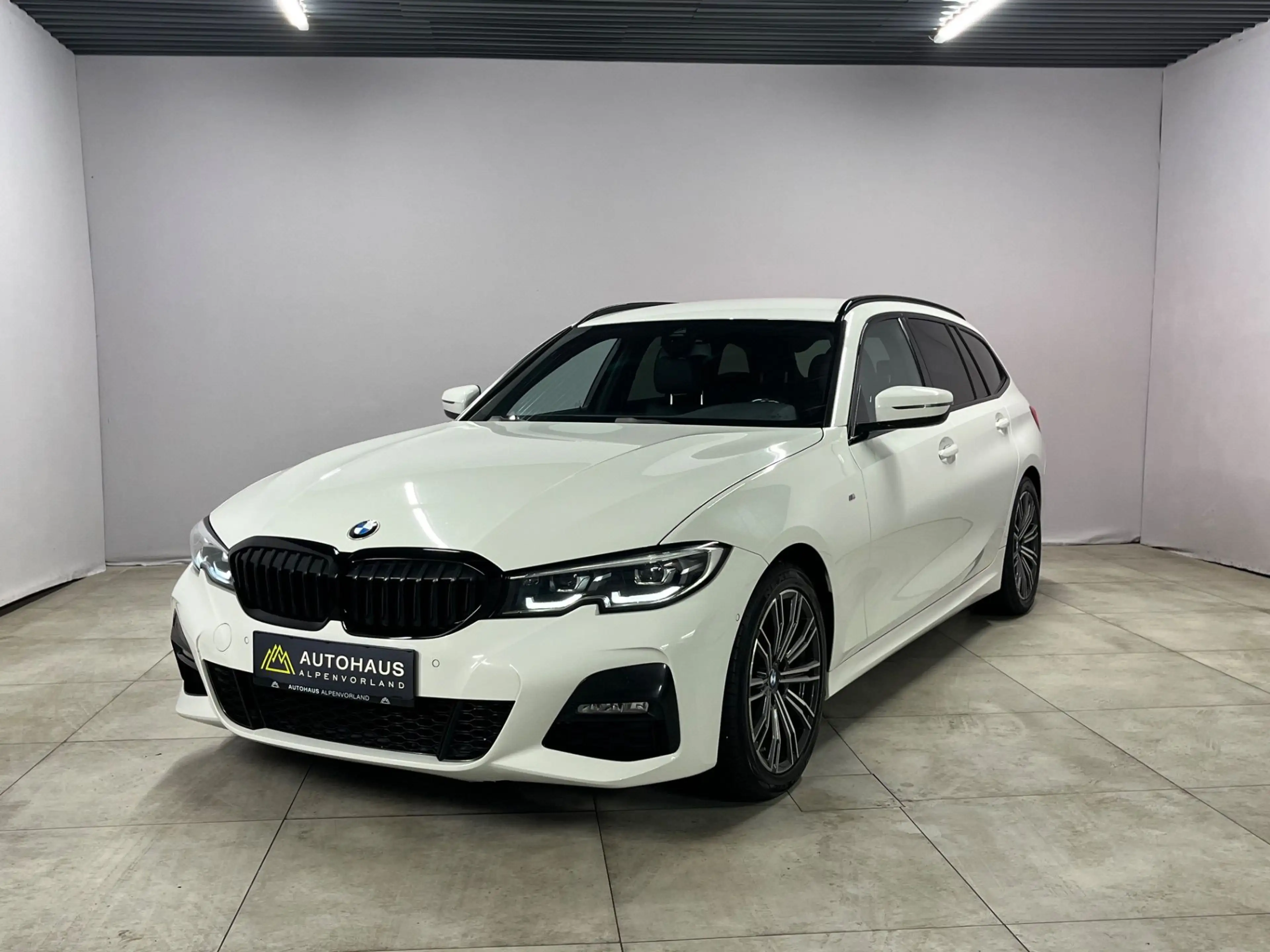 BMW 318 d Touring Aut. ***M-Sport | LED*** — photo 4