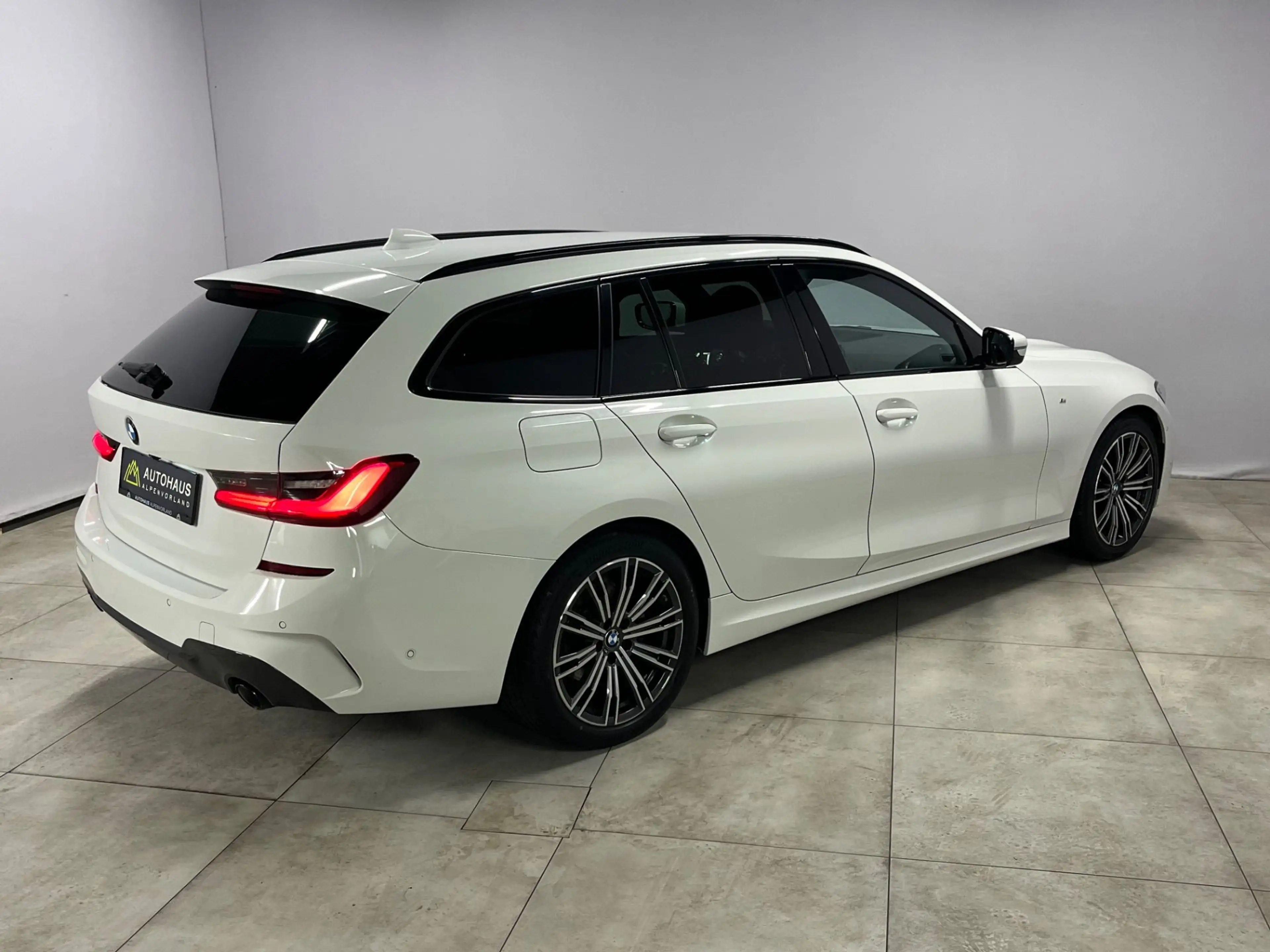 BMW 318 d Touring Aut. ***M-Sport | LED*** — photo 12