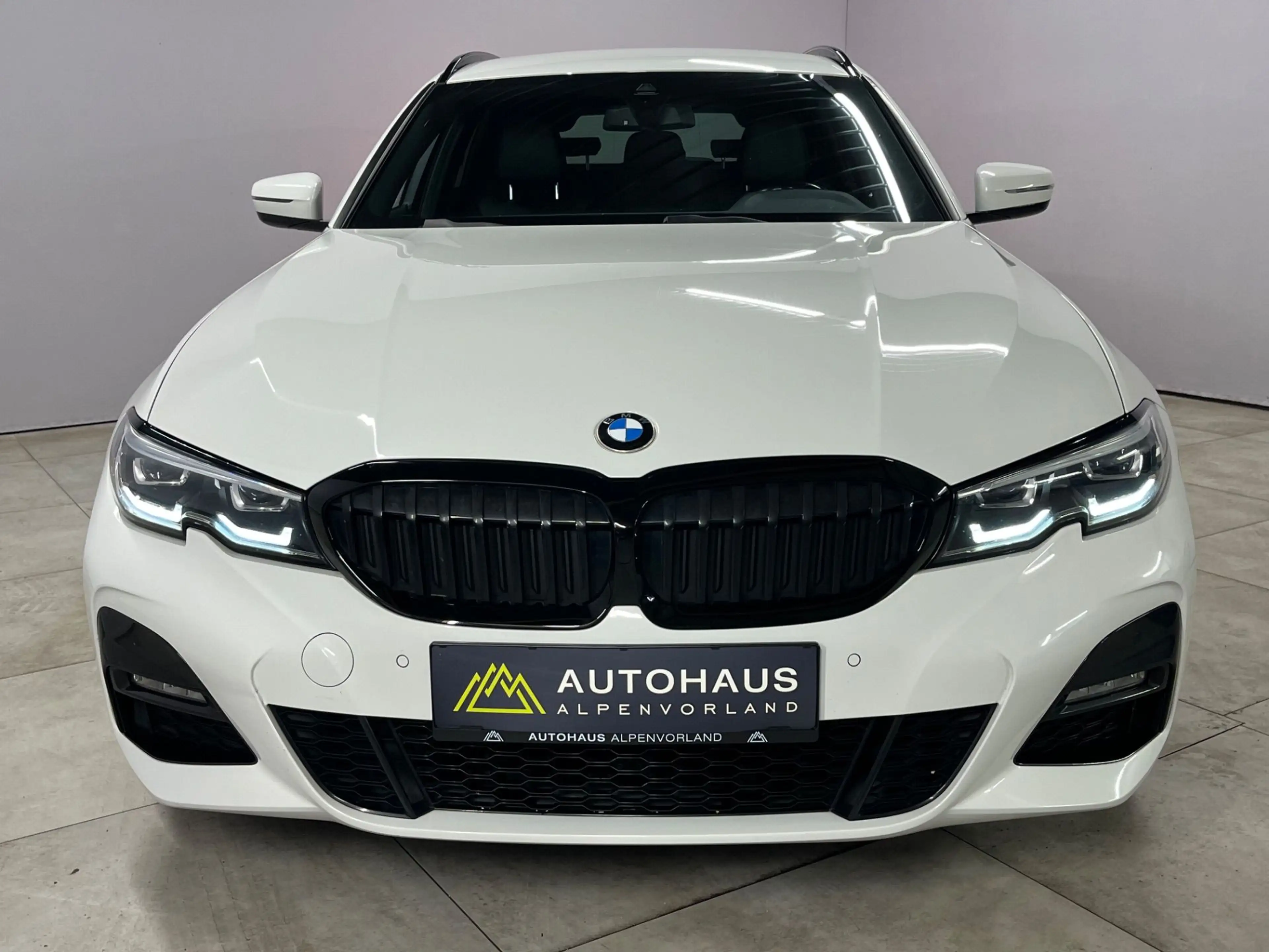 BMW 318 d Touring Aut. ***M-Sport | LED*** — photo 3