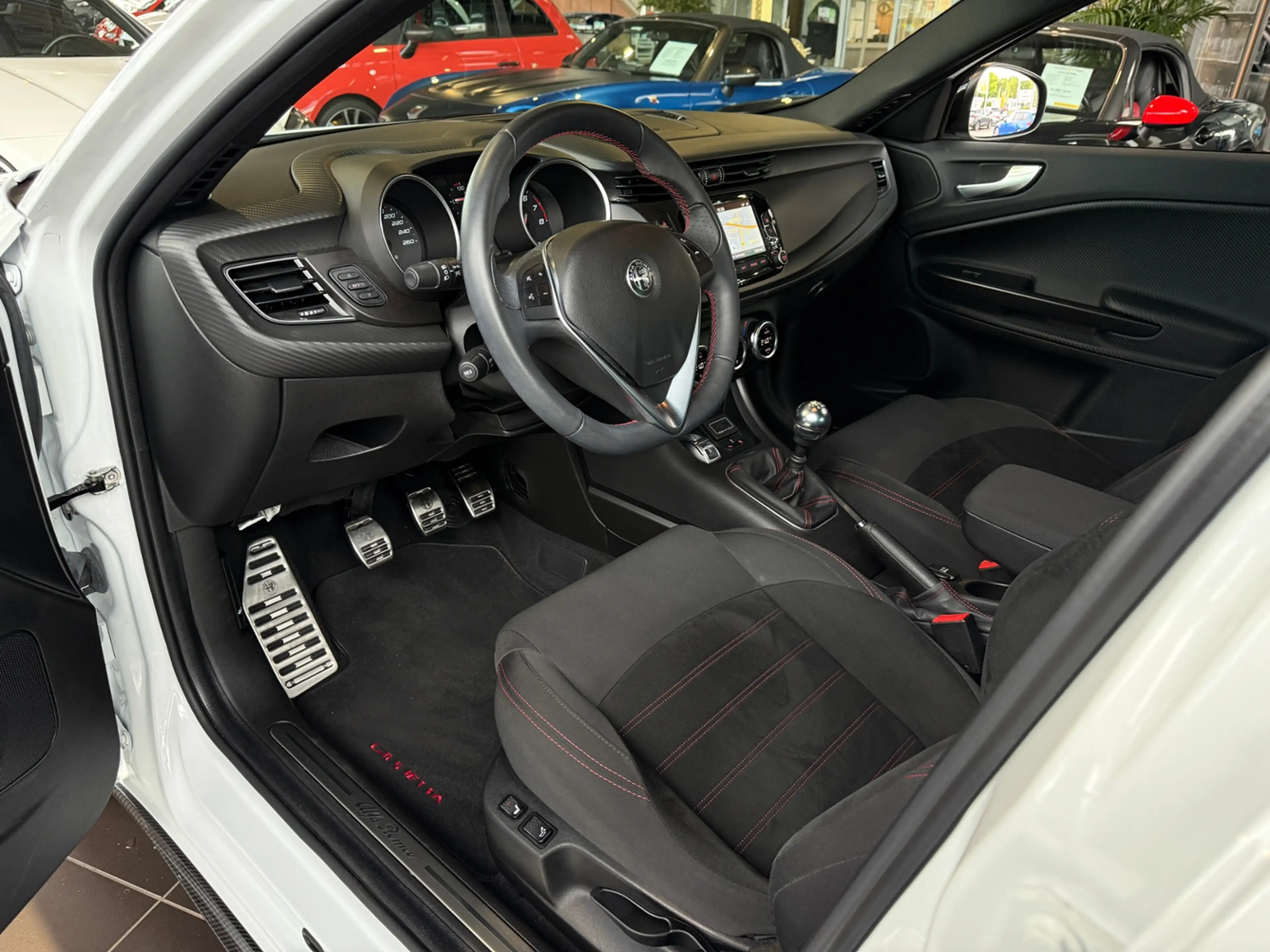 Alfa Romeo Giulietta Sprint XENON NAVI ALU — photo 8