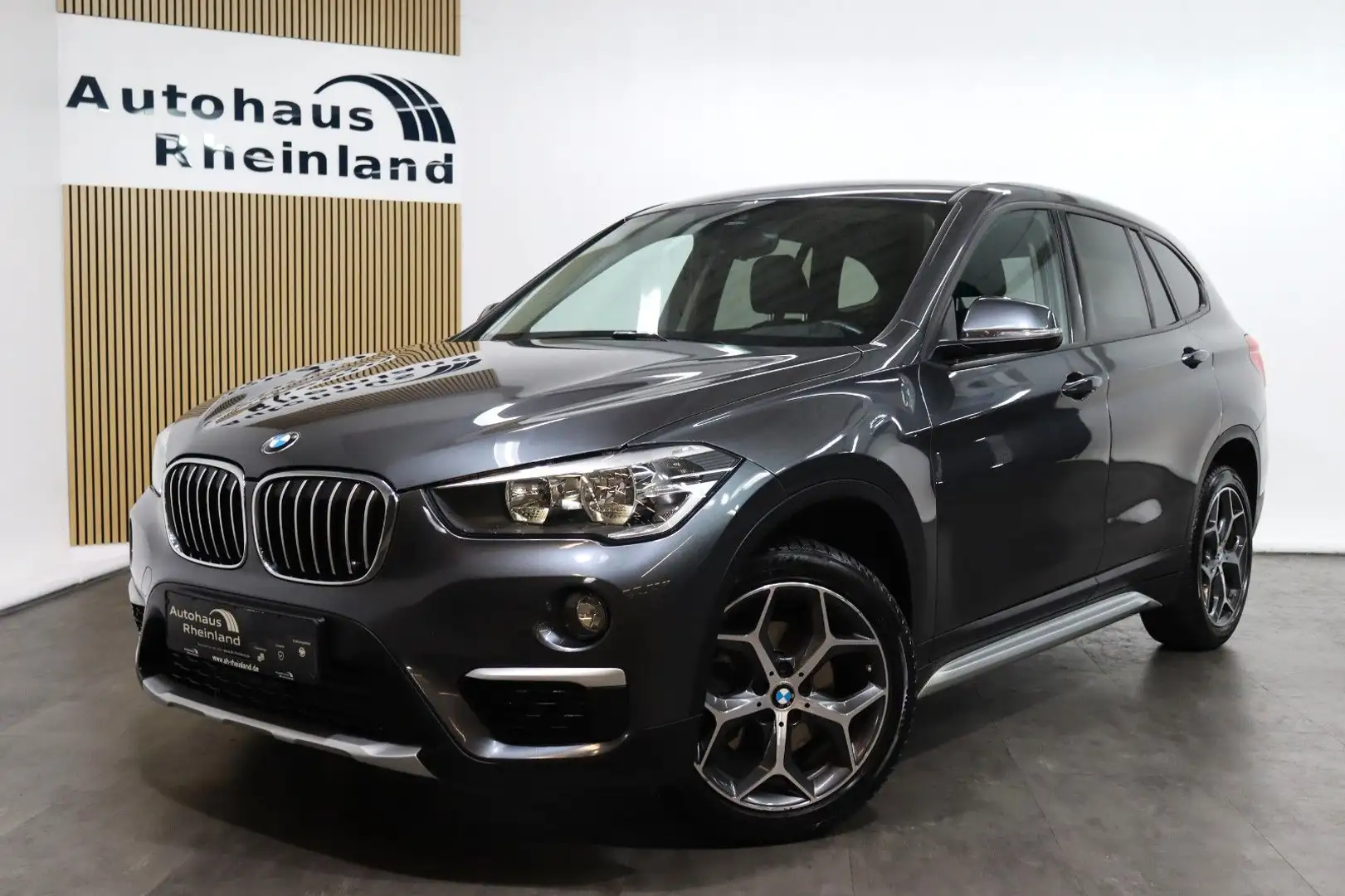 BMW X1 18d xLine*KAMERA*HEAD-UP*LEDER*AHK*NAVI Gris - 1