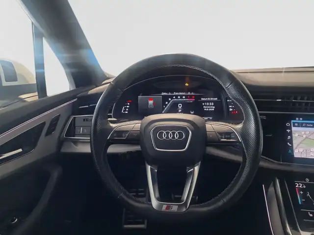 Audi SQ7 view 13