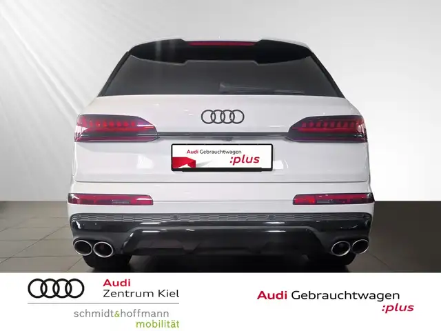 Audi SQ7 view 5