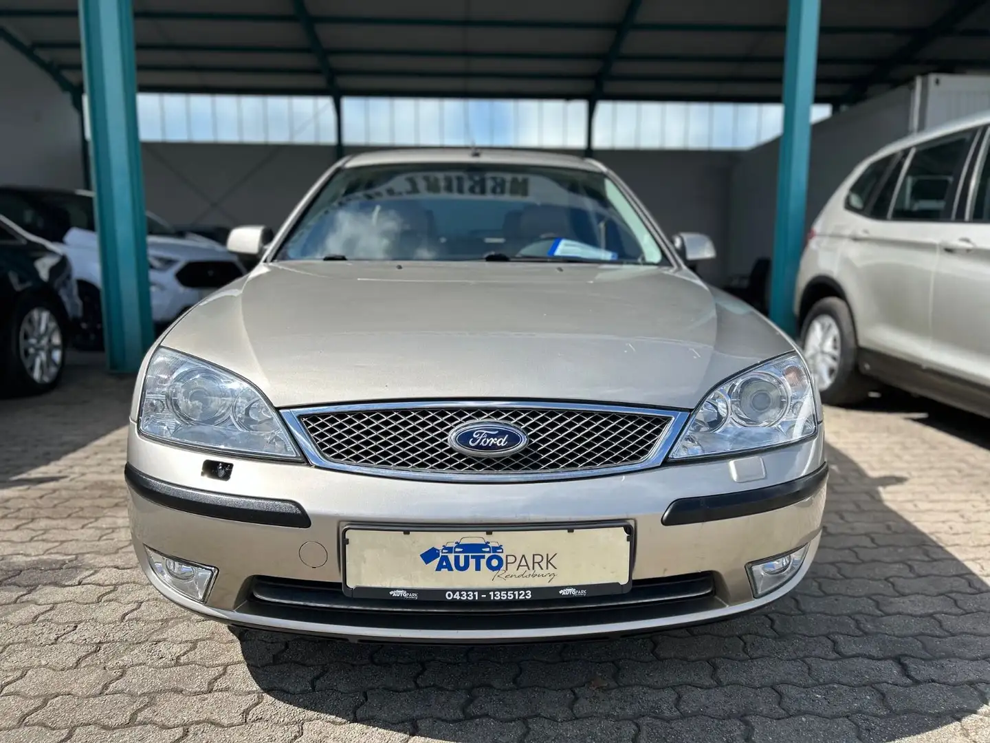 Ford Mondeo Lim. 2.0 Automatik Ghia X Gold - 2