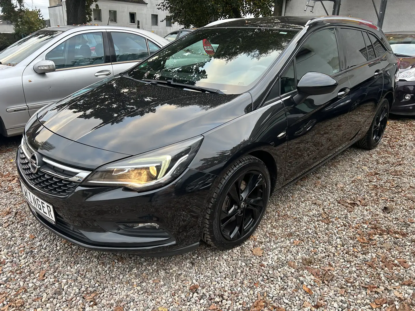 Opel Astra Dynamic 1.6 CDTI EcoFlex * Start/Stop * Navi * TFL Schwarz - 1
