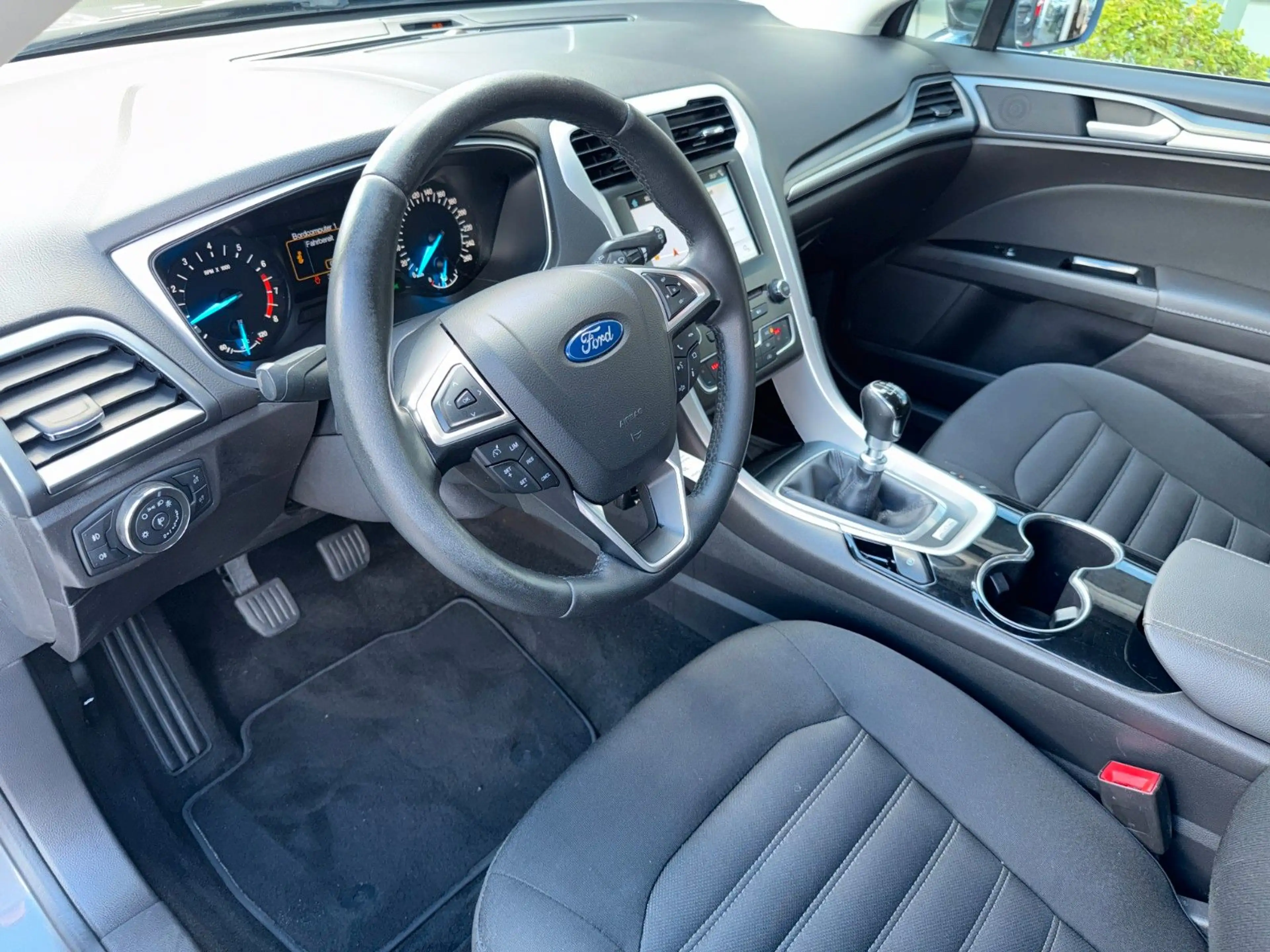 Ford Mondeo Turnier Business Edition *SITZH*NAVI* — photo 27