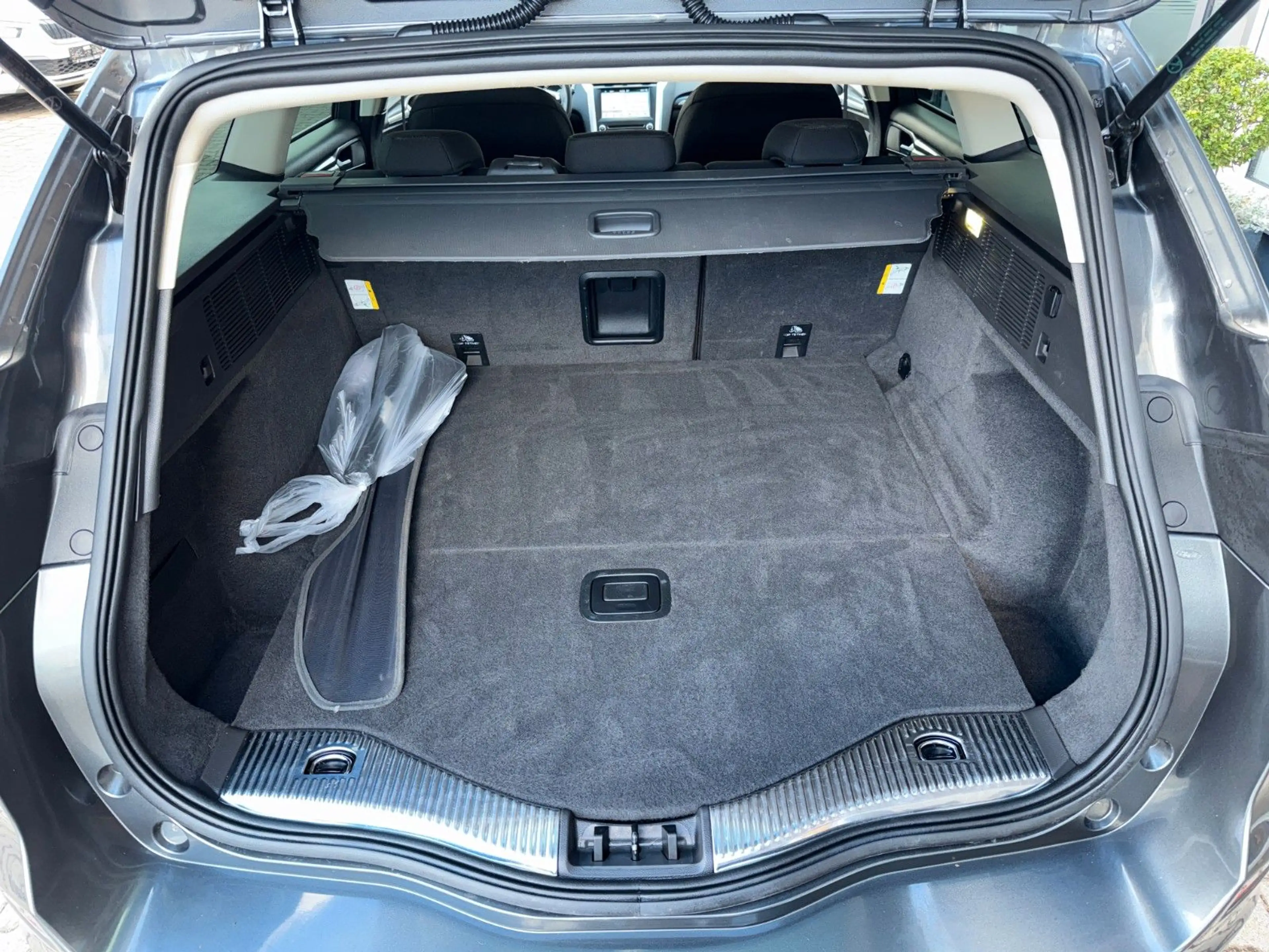 Ford Mondeo Turnier Business Edition *SITZH*NAVI* — photo 8