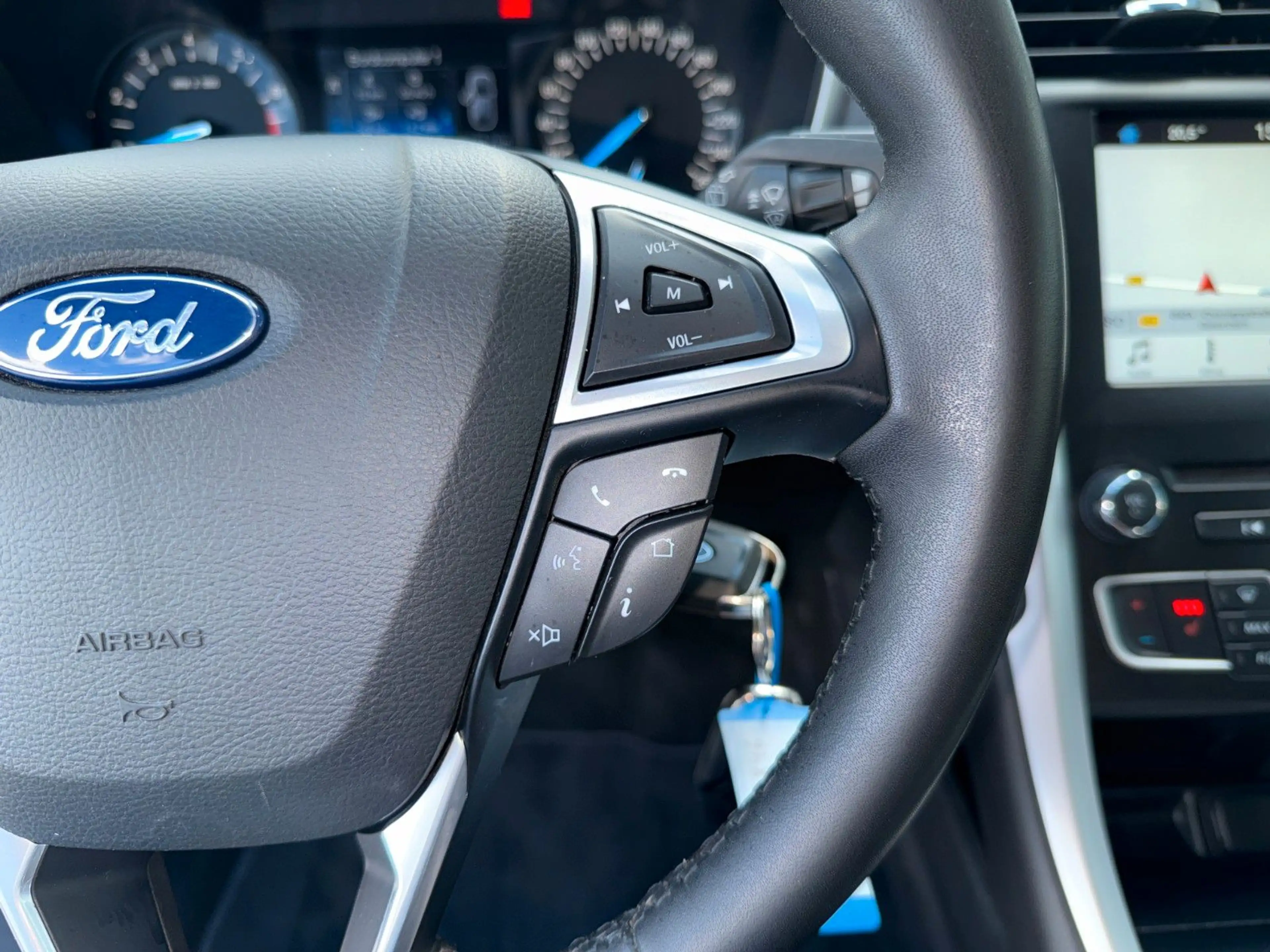 Ford Mondeo Turnier Business Edition *SITZH*NAVI* — photo 32