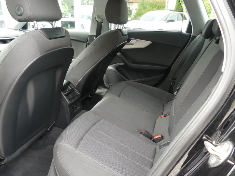 Audi A4 35 2.0 TDI*NAVI*SHZ*AHK*PDC*ACC*LANE ASS*1 HAND*MWST.* — photo 11