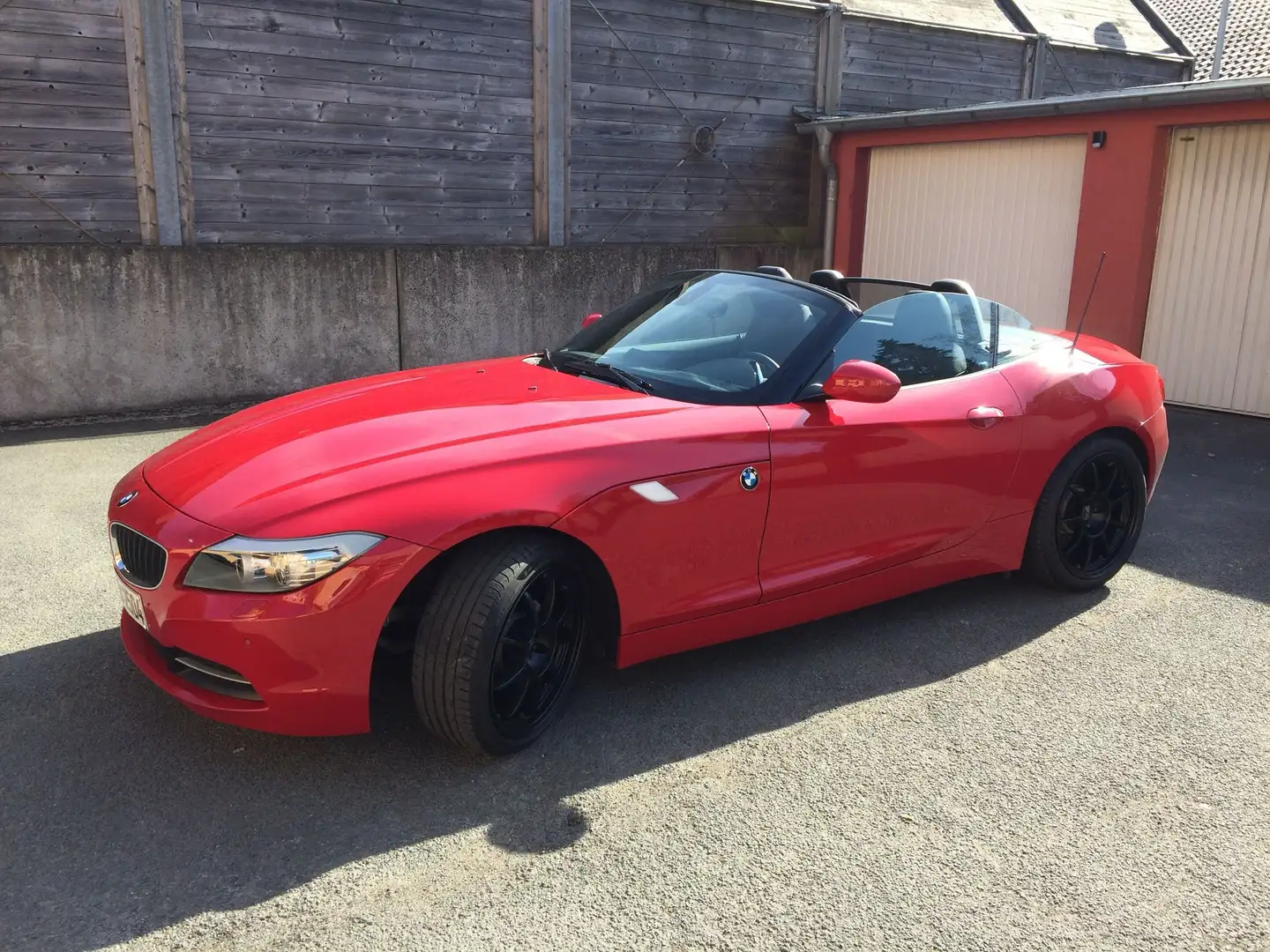 BMW Z4 sDrive 20i Automatik NAVI Leder Sitzhzg. XENON DSC Rouge - 1