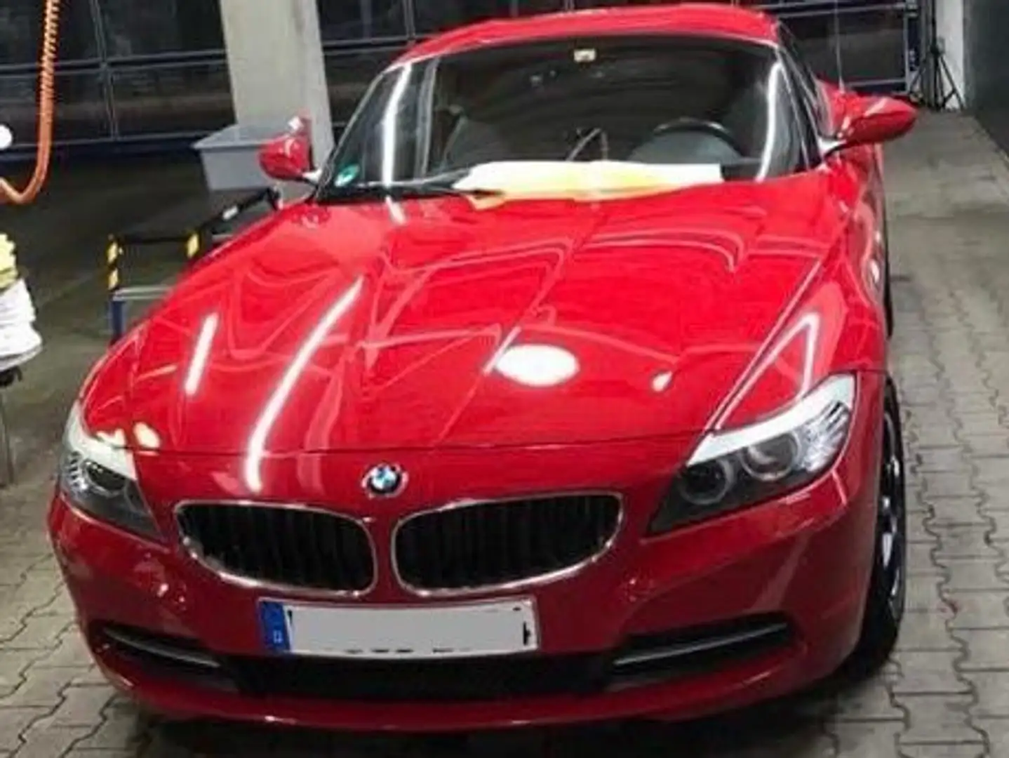 BMW Z4 sDrive 20i Automatik NAVI Leder Sitzhzg. XENON DSC Красный - 2